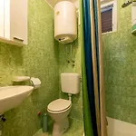 Family Friendly Seaside Kozino - Zadar - 5749 Apartamento