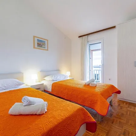 Family Friendly Seaside Apartments Kozino, Zadar - 5749