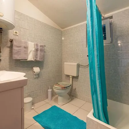 Apartment Family Friendly Seaside Apartments Kozino, Zadar - 5749 *