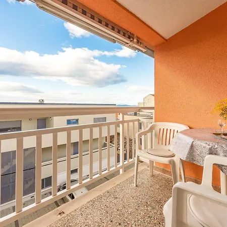 Apartment Family Friendly Seaside Apartments Kozino, Zadar - 5749 *