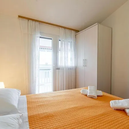 Apartman Family Friendly Seaside Kozino, Zadar - 5749 *