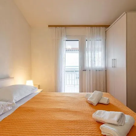 Apartman Family Friendly Seaside Kozino, Zadar - 5749 Petrčane