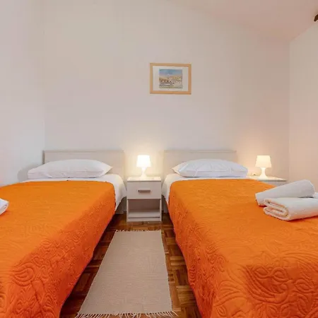 Family Friendly Seaside Kozino, Zadar - 5749 Apartmán *