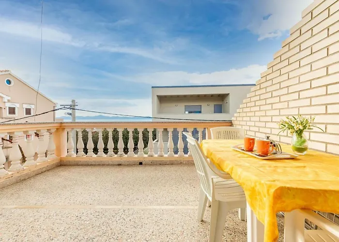 Appartamento Family Friendly Seaside Kozino - Zadar - 5749
