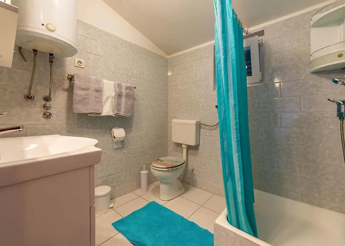 Family Friendly Seaside Kozino - Zadar - 5749 Appartamento